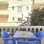 Διαμέρισμα Happy Eri *