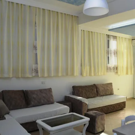 Apartment Happy Eri Sarandë