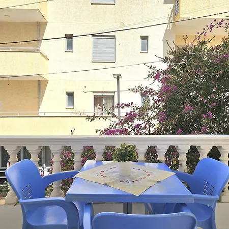 Apartment Happy Eri *