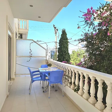 Happy Eri アパート *