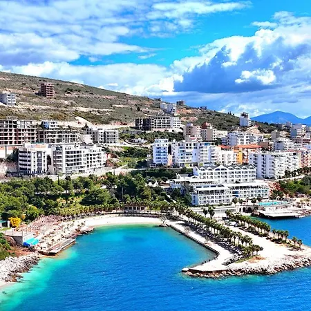 Happy Eri アパート