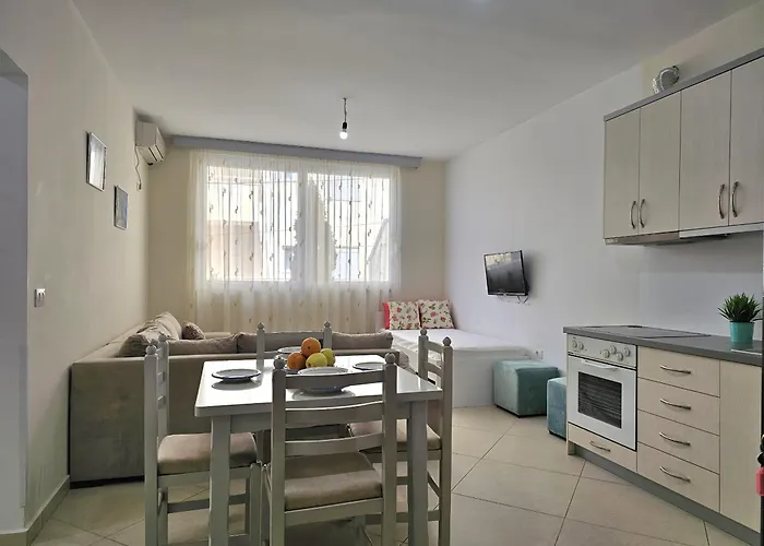 Apartment Happy Eri *