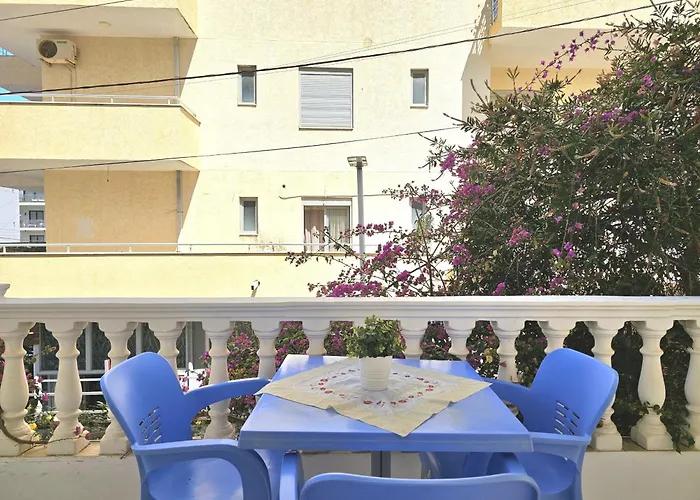 Apartment Happy Eri *